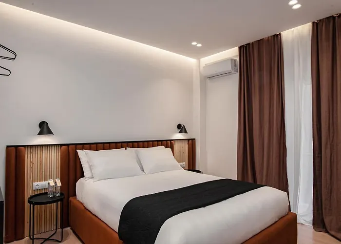 Acropolis White Key Residence