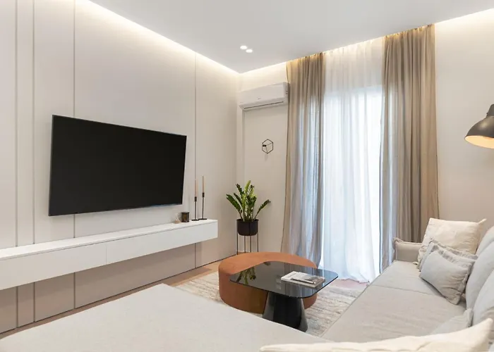 Acropolis White Key Residence