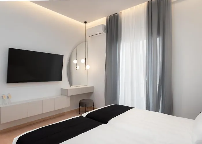 Acropolis White Key Residence