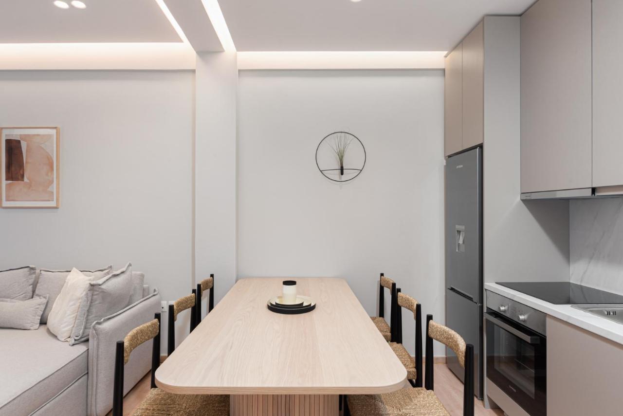 Apartment Acropolis White Key