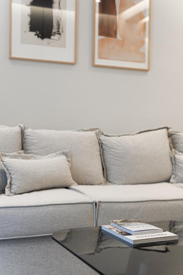 Apartment Acropolis White Key